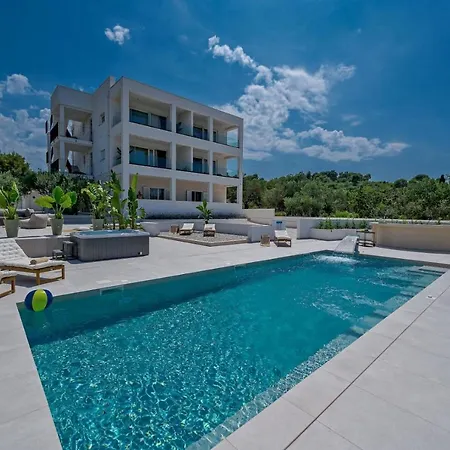 Luxury Del Sogno With Pool, Jacuzzi, Parking *