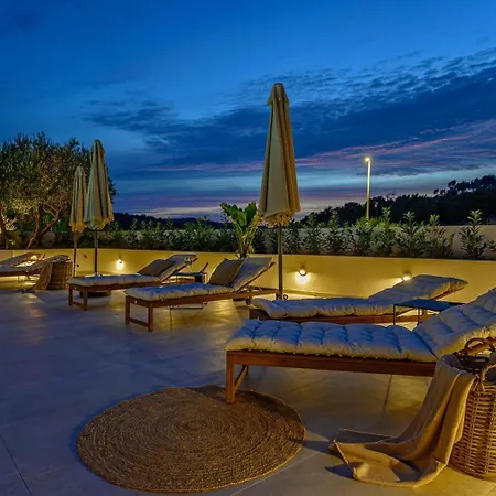 Affittacamere Luxury Del Sogno With Pool, Jacuzzi, Parking