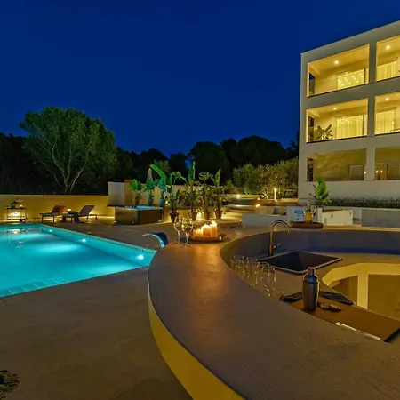 Luxury Del Sogno With Pool, Jacuzzi, Parking