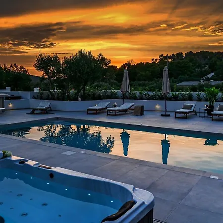 Luxury Del Sogno With Pool, Jacuzzi, Parking Affittacamere *