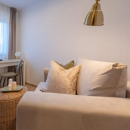 Luxury Del Sogno With Pool, Jacuzzi, Parking * Okrug Gornji