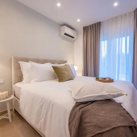 Luxury Del Sogno With Pool, Jacuzzi, Parking Okrug Gornji