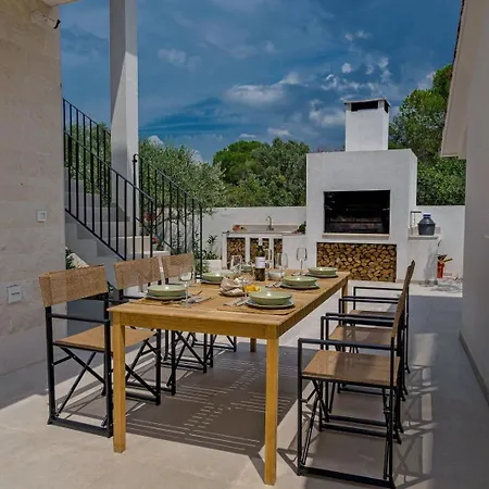Luxury Del Sogno With Pool, Jacuzzi, Parking Okrug Gornji