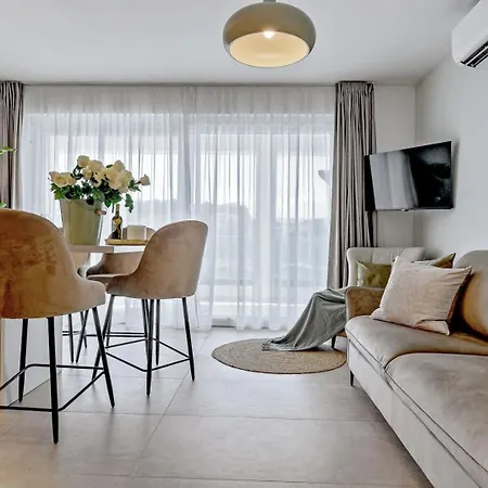 Luxury Del Sogno With Pool, Jacuzzi, Parking Okrug Gornji
