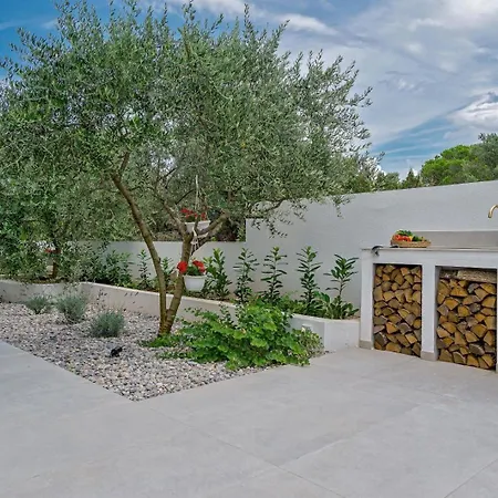 Luxury Del Sogno With Pool, Jacuzzi, Parking Affittacamere *