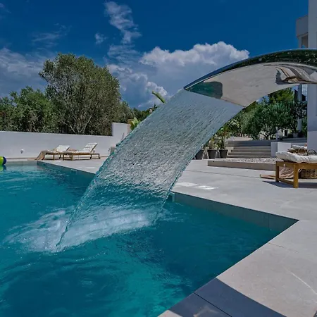 Luxury Del Sogno With Pool, Jacuzzi, Parking Affittacamere Okrug Gornji