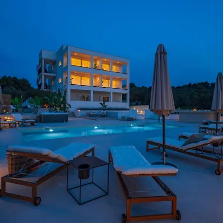 Affittacamere Luxury Del Sogno With Pool, Jacuzzi, Parking